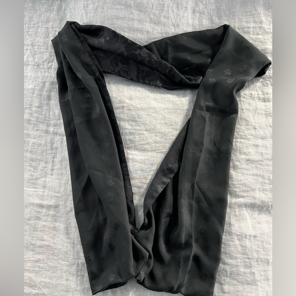 ECHO black damask 100% silk opera length scarf // soirée shoulder wrap - Picture 3 of 7